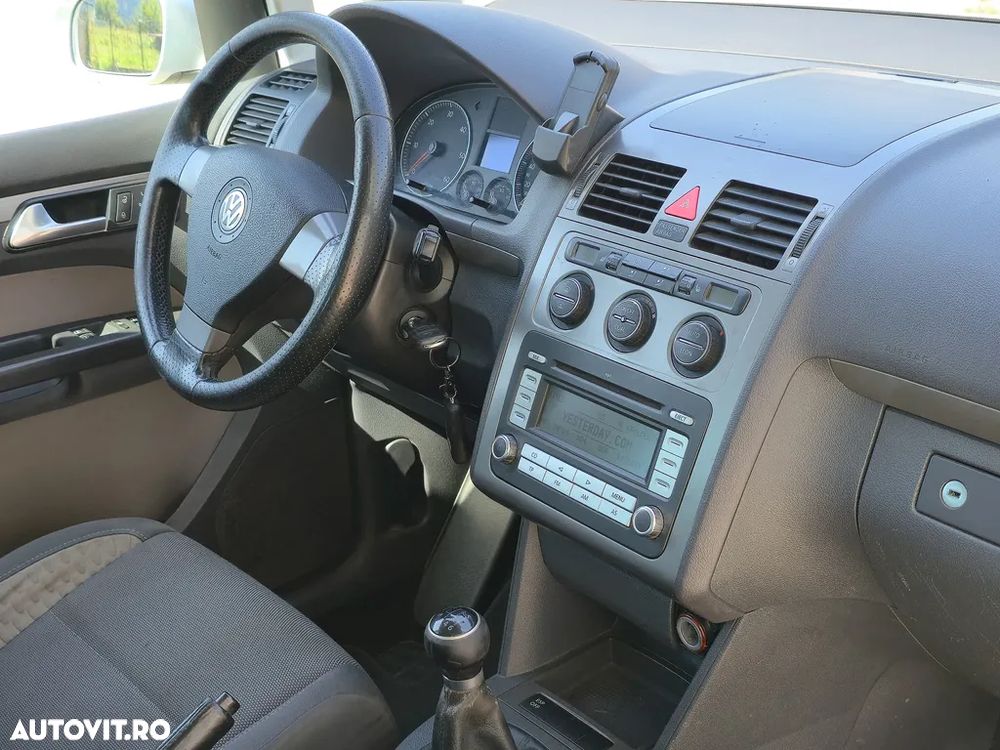 Volkswagen Touran 2.0 TDI DPF Cross - 10