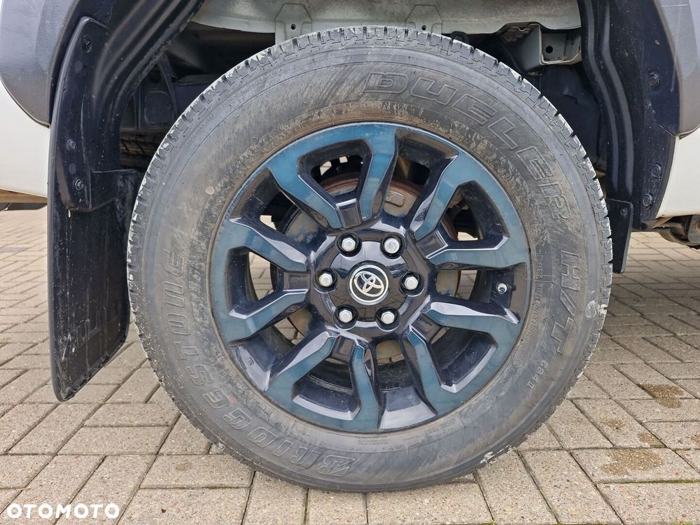 Toyota Hilux 2.8 D-4D mHEV Double Cab Invincible 4x4 - 16