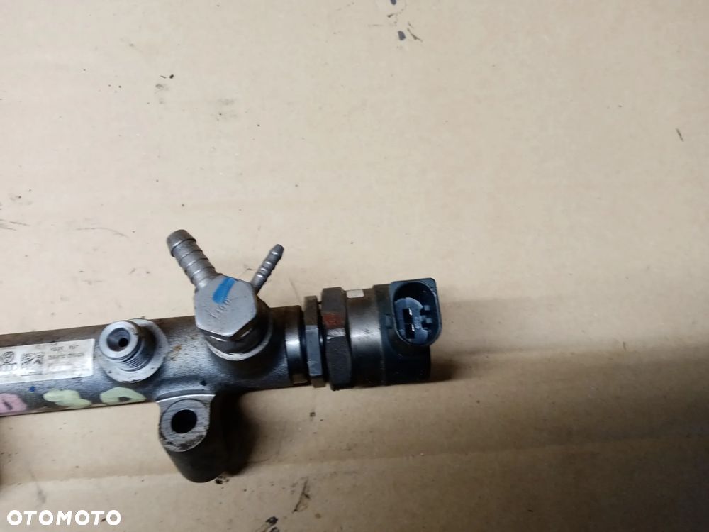 Listwa wtryskowa czujnik Audi Q5 3.0 TDI CTB 057130764AE 059130090CN - 2