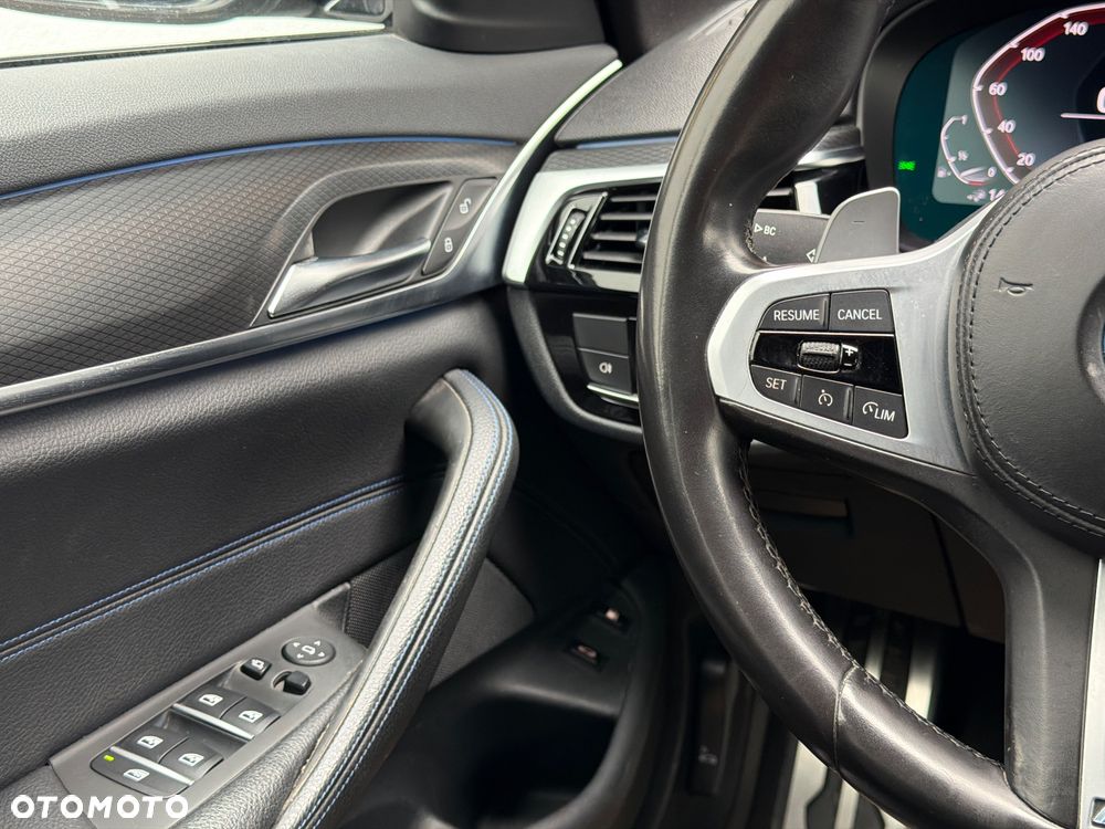 BMW Seria 5 530e PHEV M Sport - 15