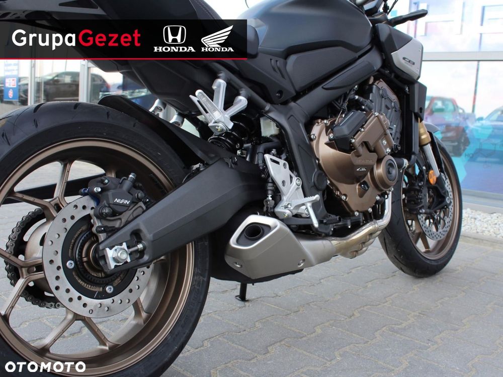 Honda CB - 12