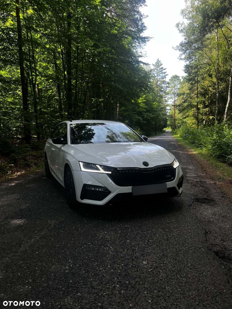 Skoda Octavia 2.0 TDI DSG RS - 1