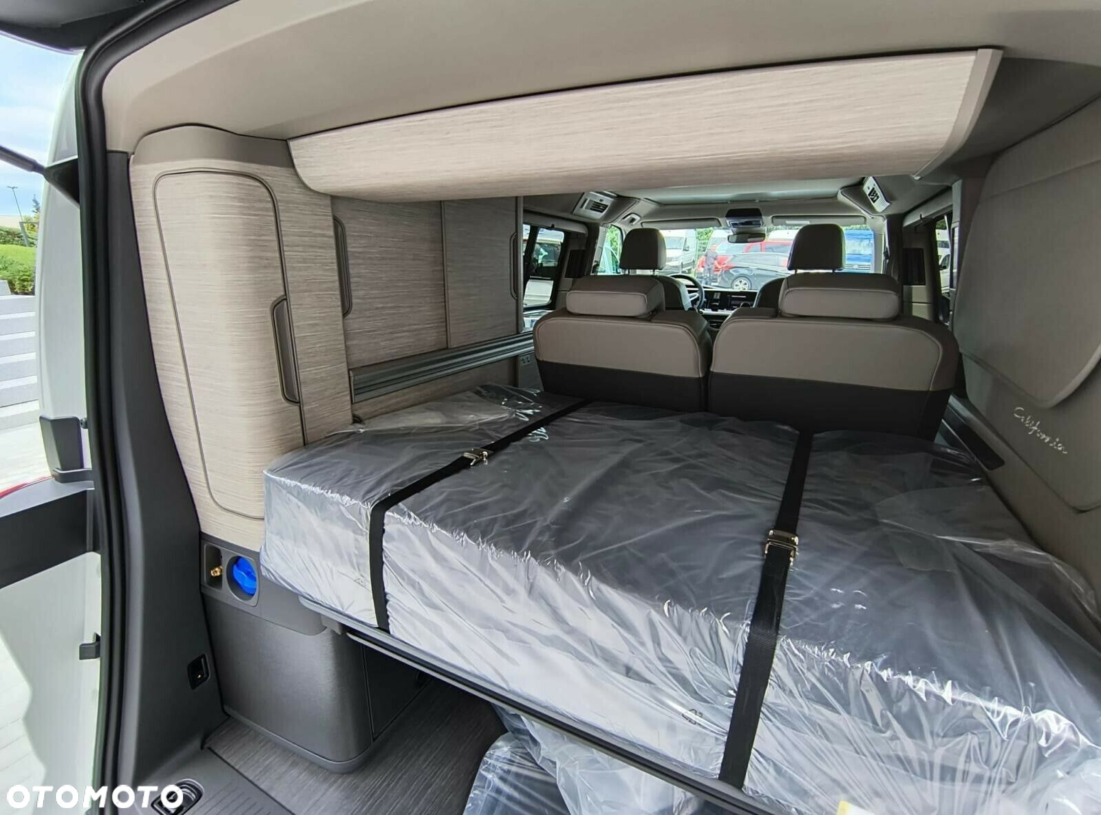 Volkswagen california Ocean silnik: 2,0 l TDI SCR 150 KM / skrzynia biegów: 7-biegowa DSG rozstaw osi: 3124 mm - 14