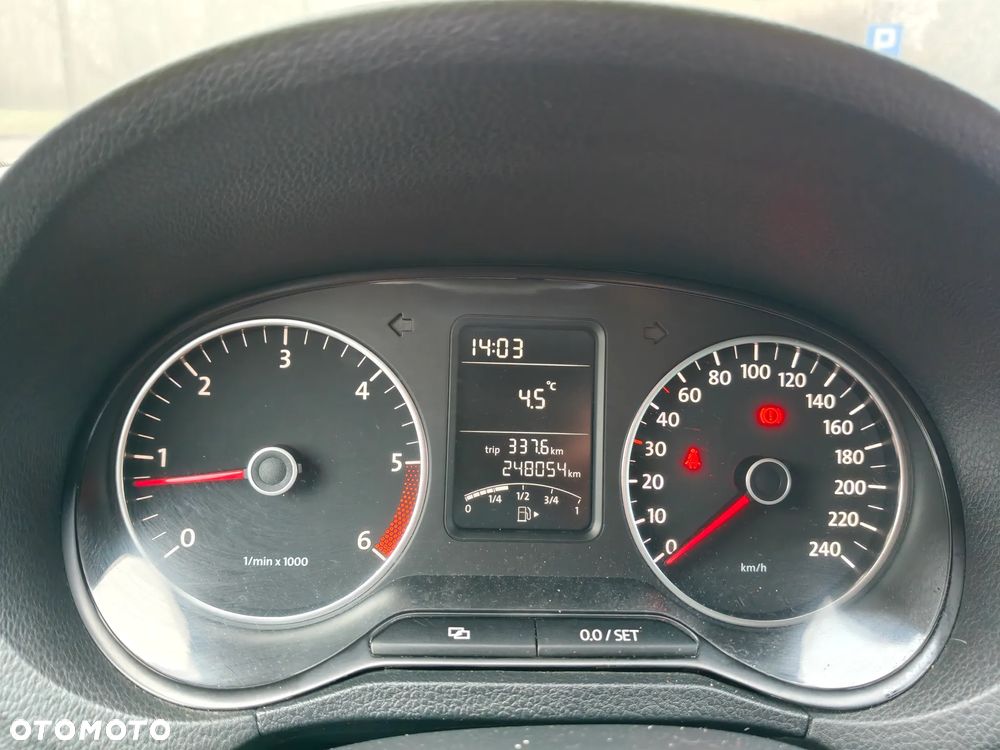 Volkswagen Polo 1.6 TDI Comfortline - 23