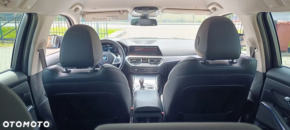 BMW Seria 3 330i - 2