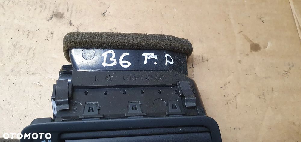 Kratka nawiewu powietrza prawa VW Passat B6 3C1819702F - 7
