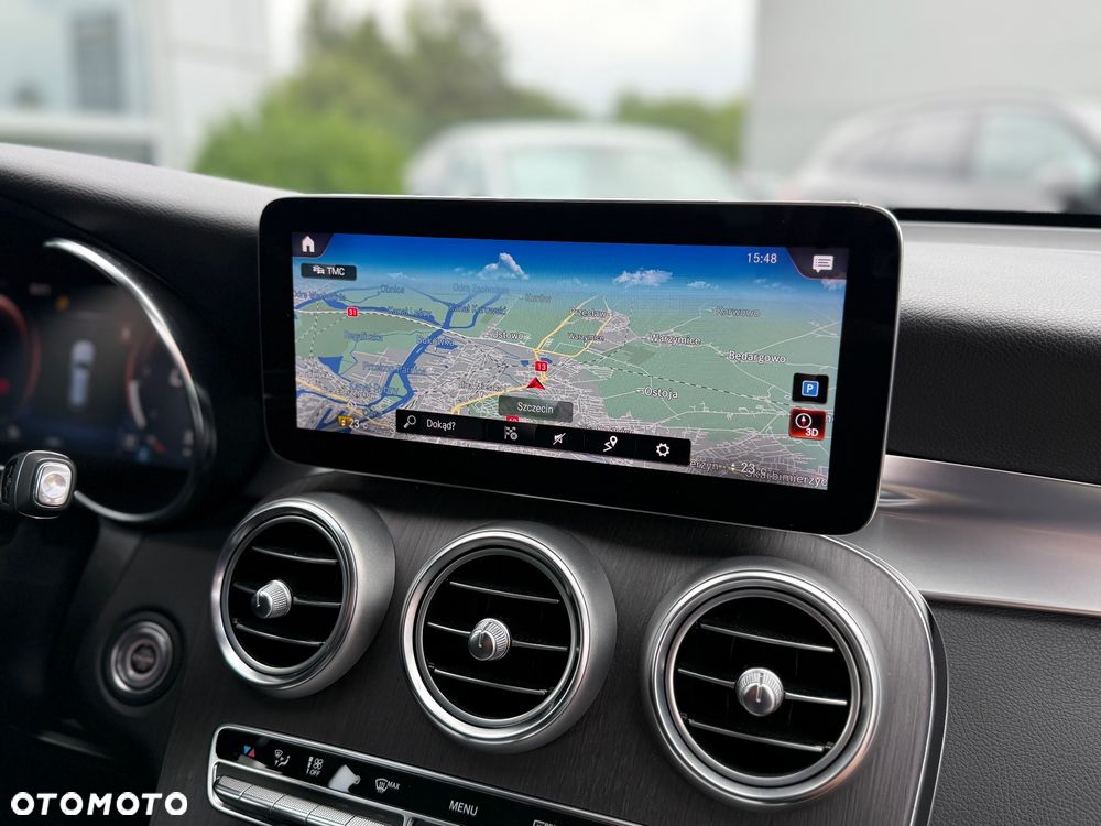 Mercedes-Benz GLC 220 d 4Matic 9G-TRONIC AMG Line Plus - 26