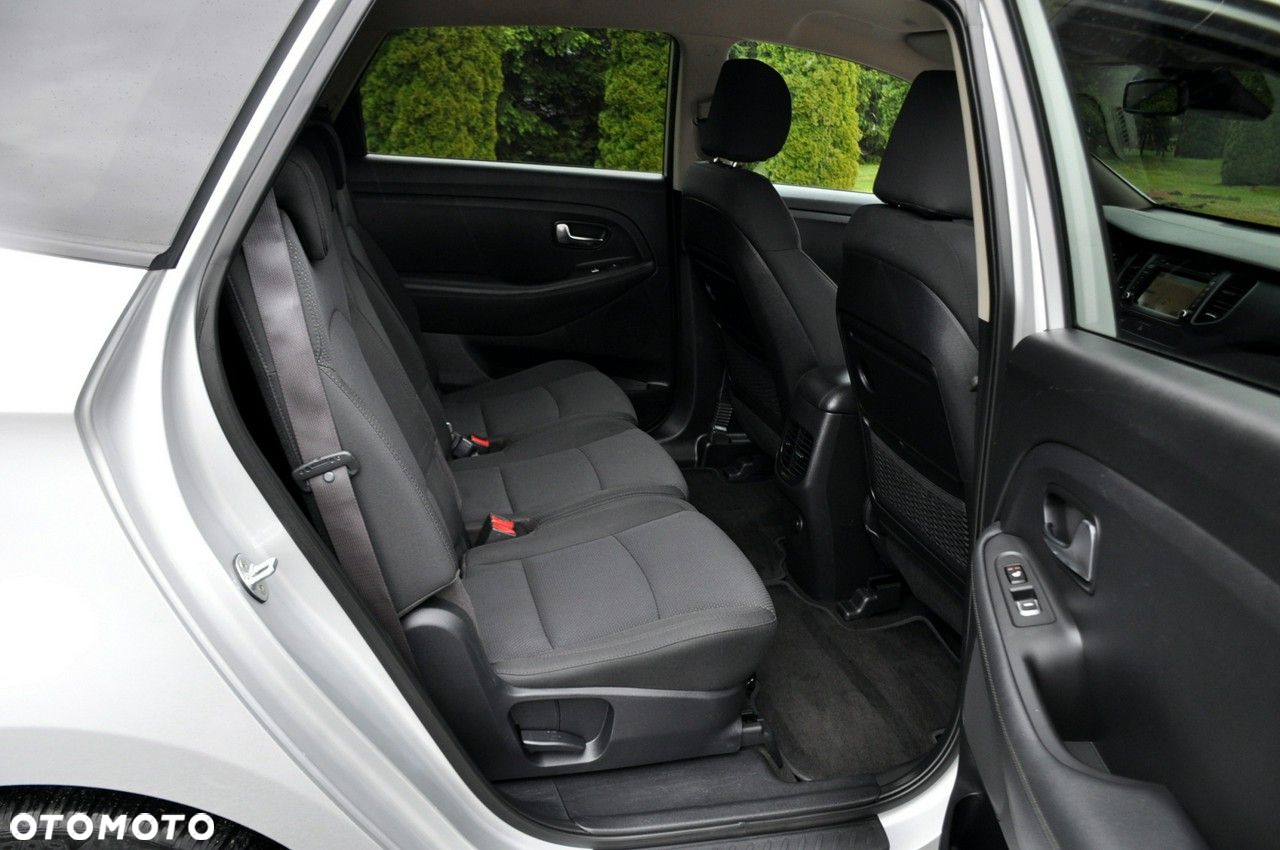 Kia Carens - 19