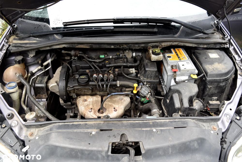 Citroën C4 1.4 16V Style - 21