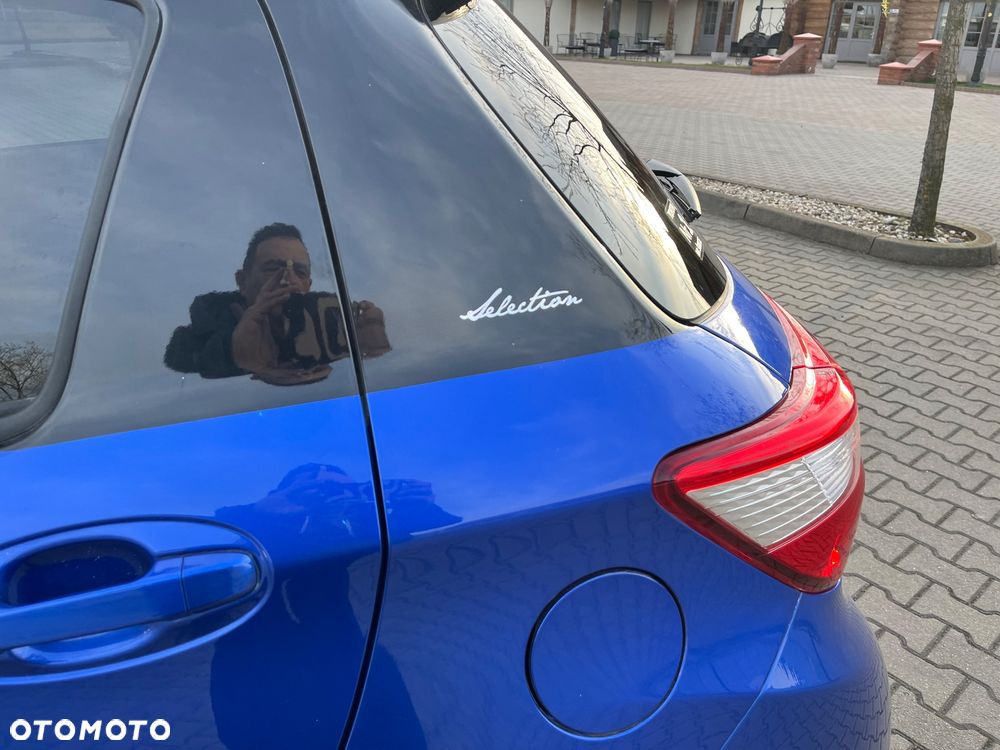 Toyota Yaris Hybrid 100 Selection - 21