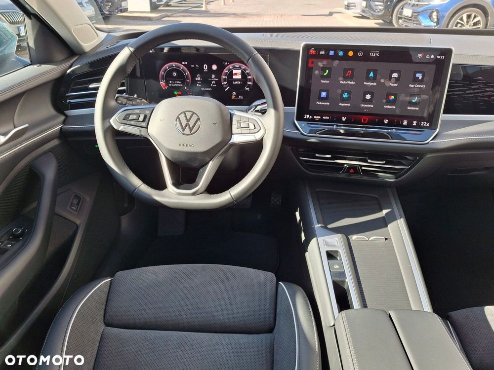 Volkswagen Passat - 25
