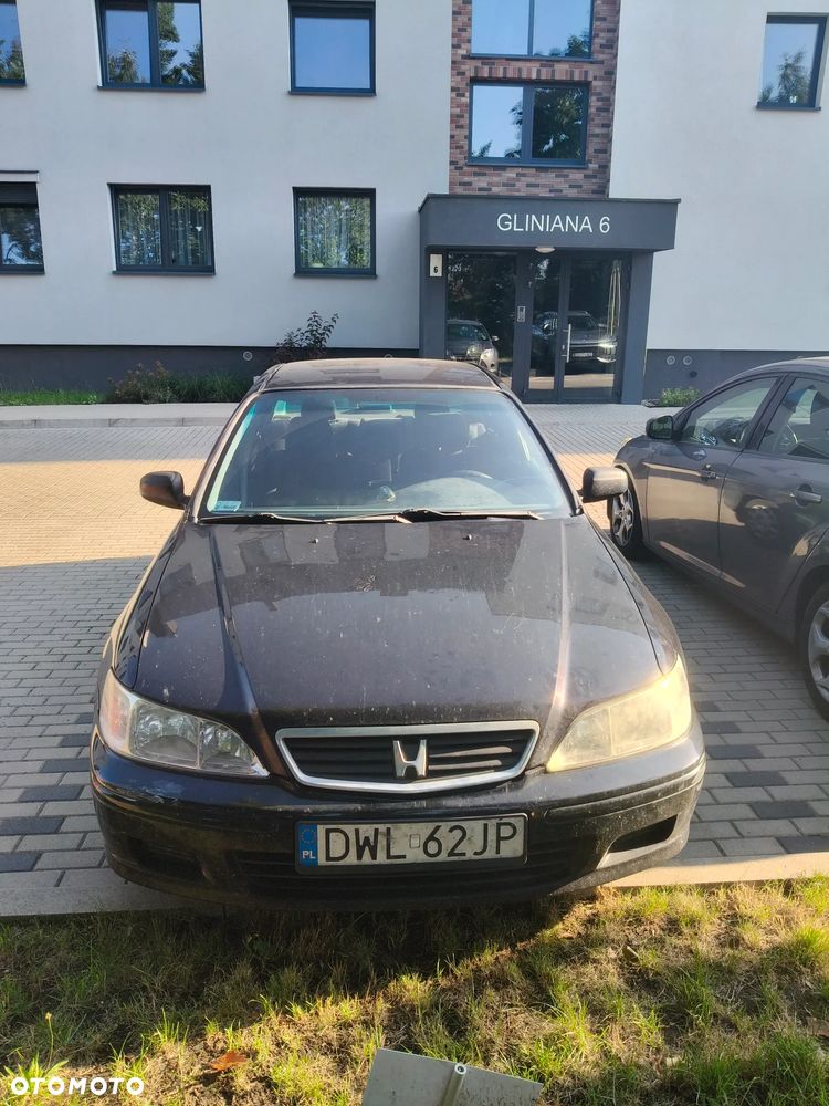 Honda Accord 1.8i S - 1