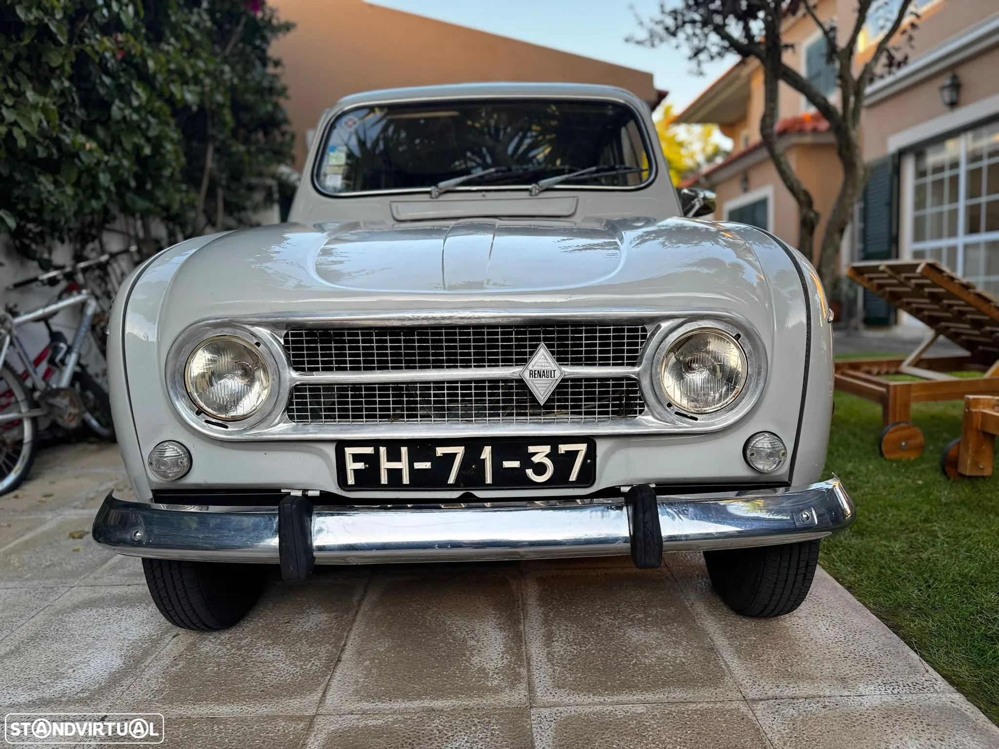 Renault 4 - 5