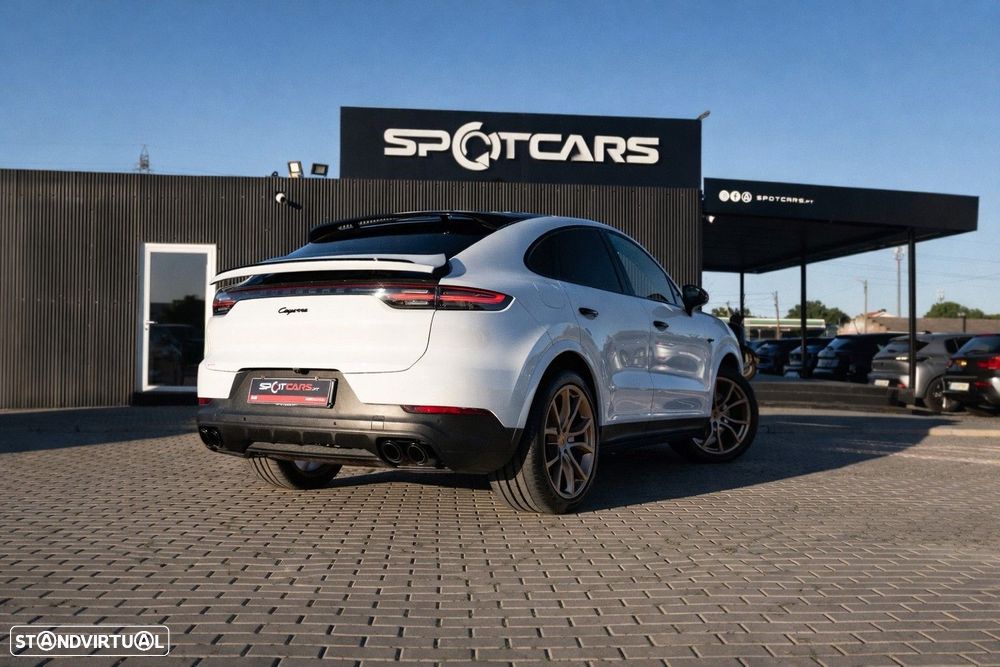 Porsche Cayenne Coupé E-Hybrid - 5