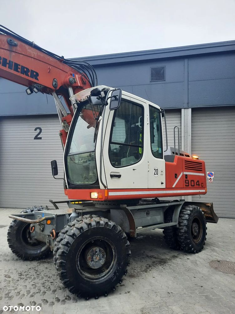 Liebherr 904C - 1