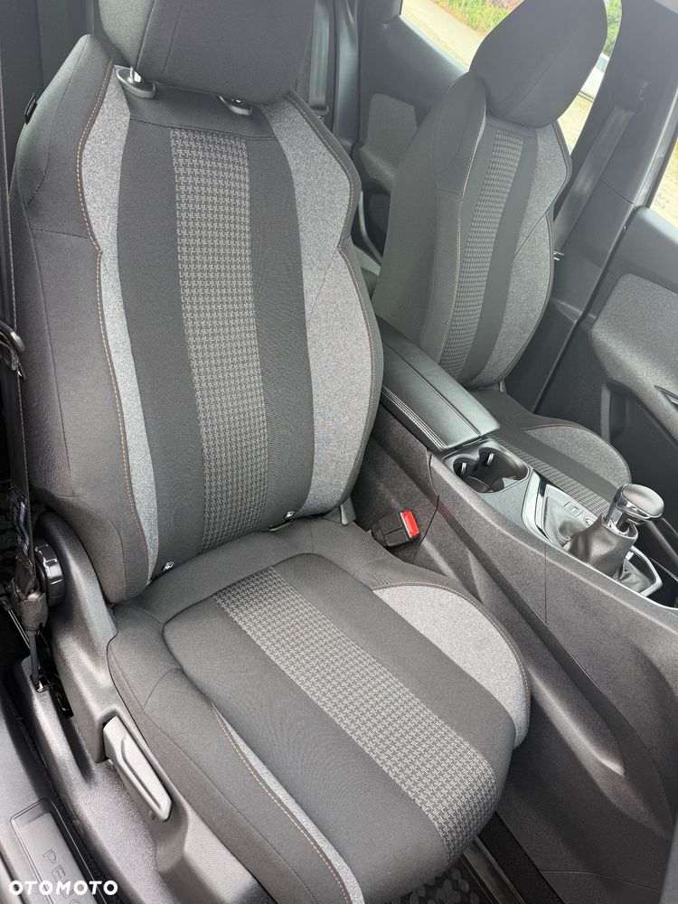 Peugeot 3008 1.2 PureTech Active Pack S&S - 32