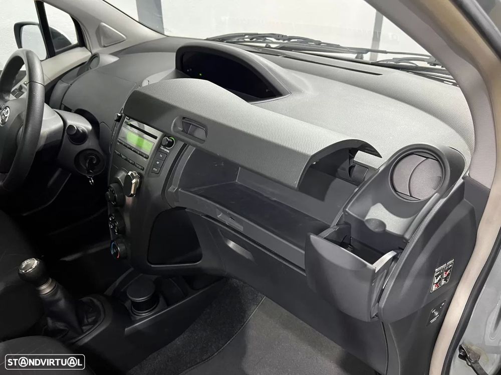 Toyota Yaris 1.0 VVT-i AC - 31