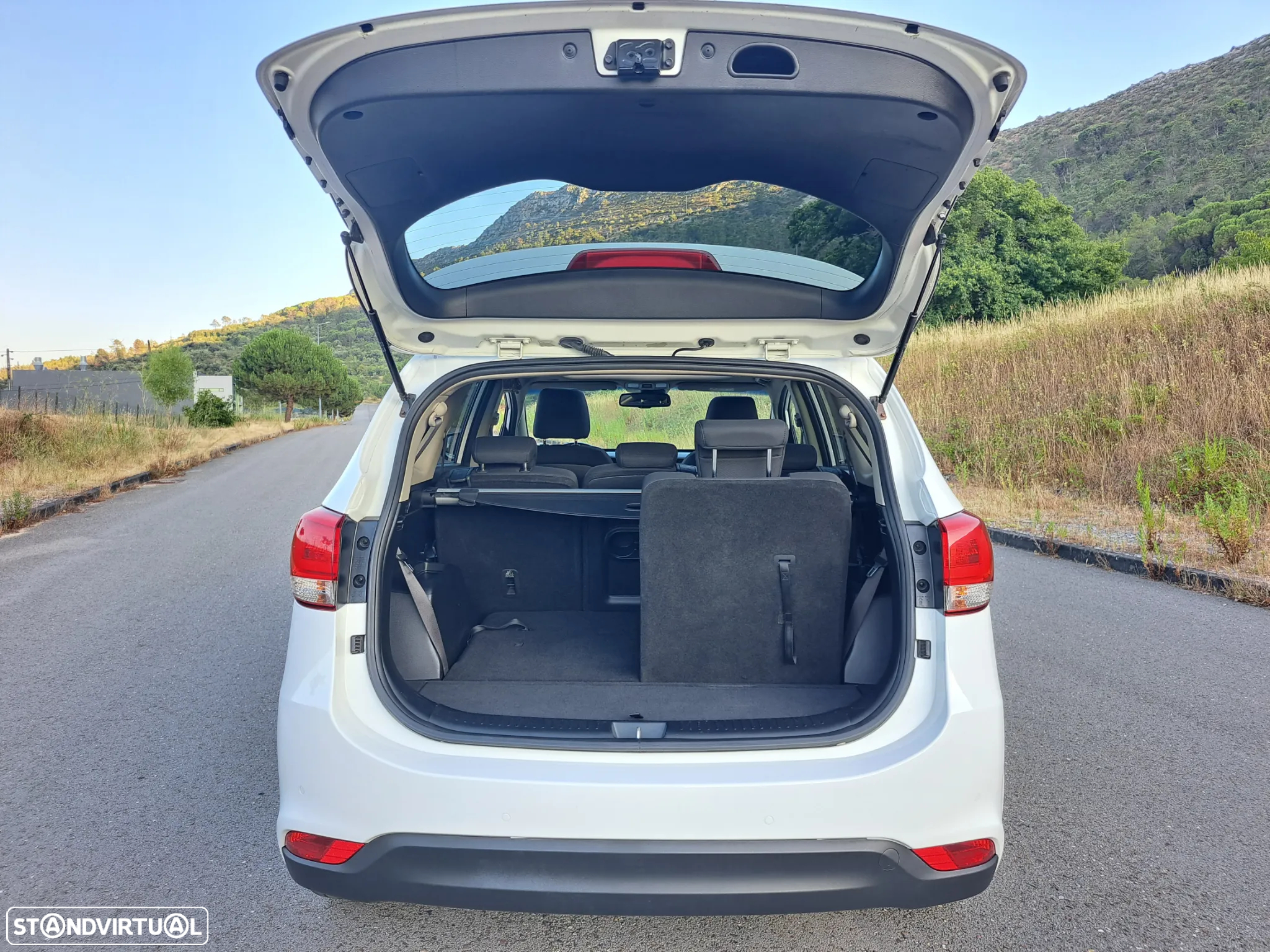 Kia Carens 1.7 CRDi ISG TX - 31