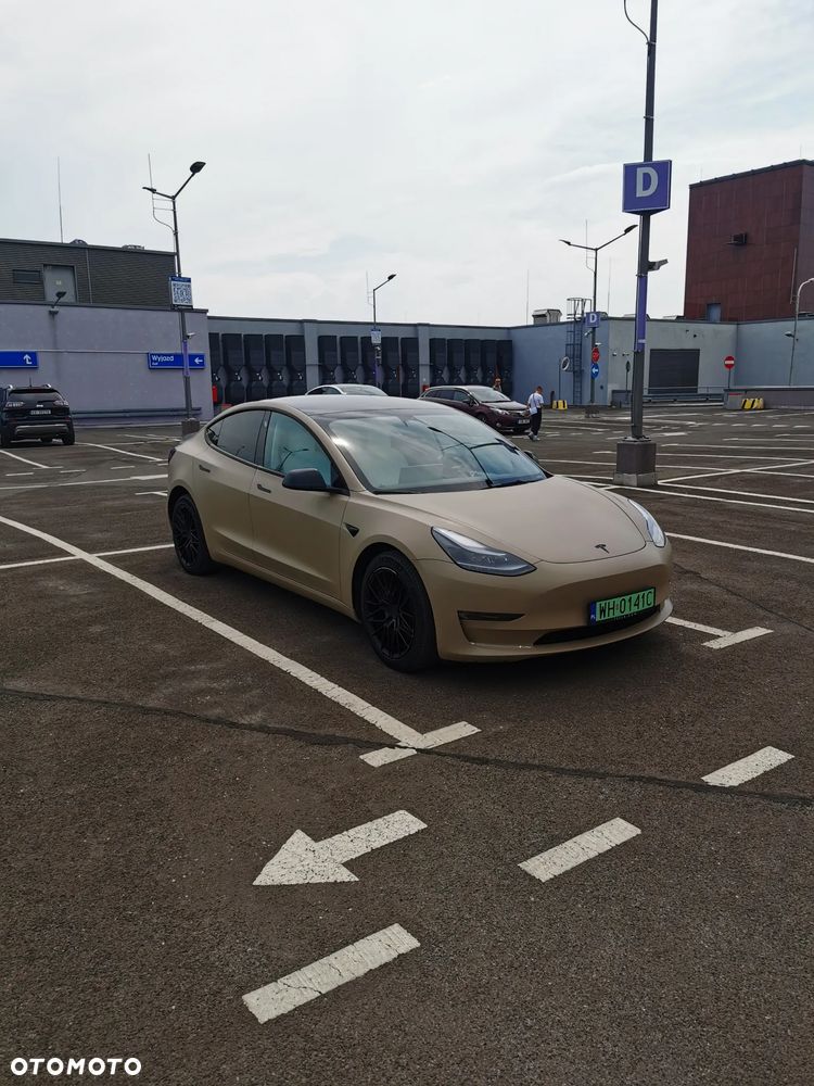 Tesla Model 3 AWD - 3