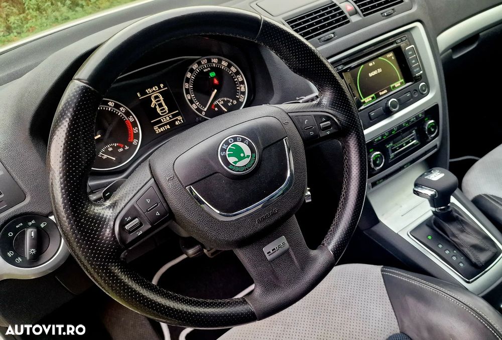 Skoda Octavia 2.0 TDI DPF DSG RS - 8