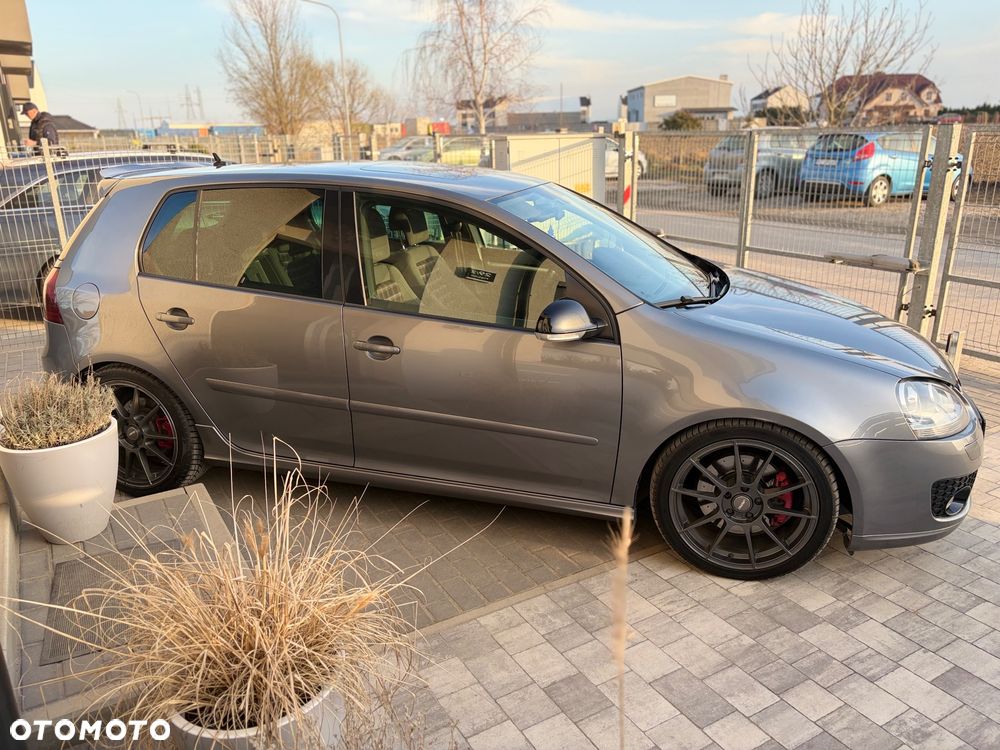 Volkswagen Golf 2.0 GTI - 1