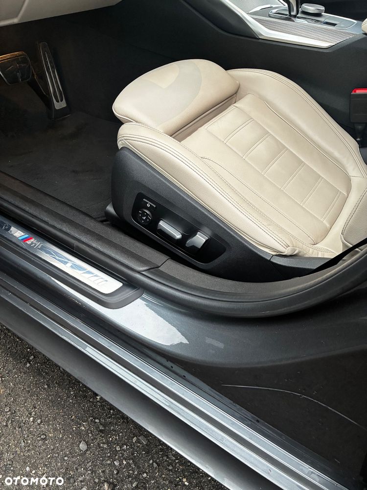 BMW Seria 3 320d xDrive M Sport - 11