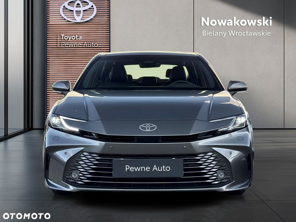 Toyota Camry - 6