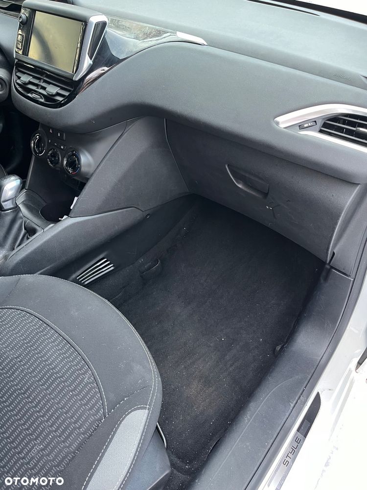 Peugeot 208 1.2 PureTech Active - 6
