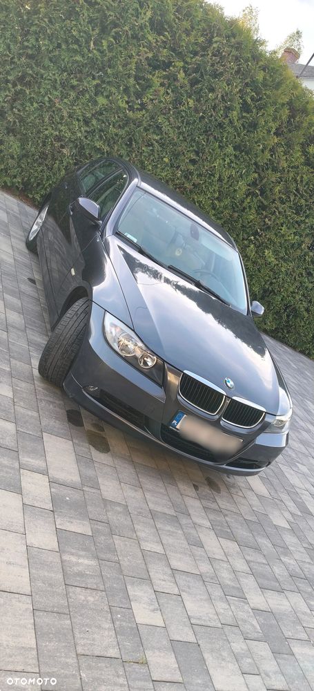 BMW Seria 3 320i - 1