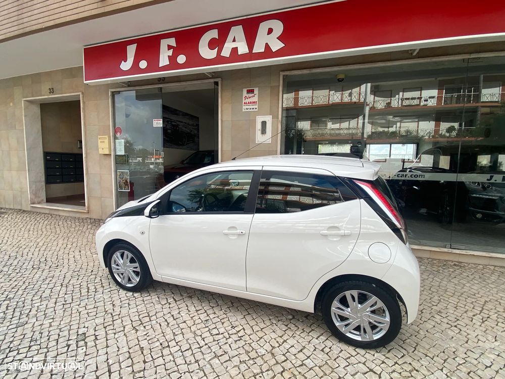 Toyota Aygo x-play touch - 3