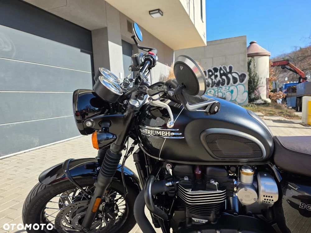 Triumph Bonneville - 6