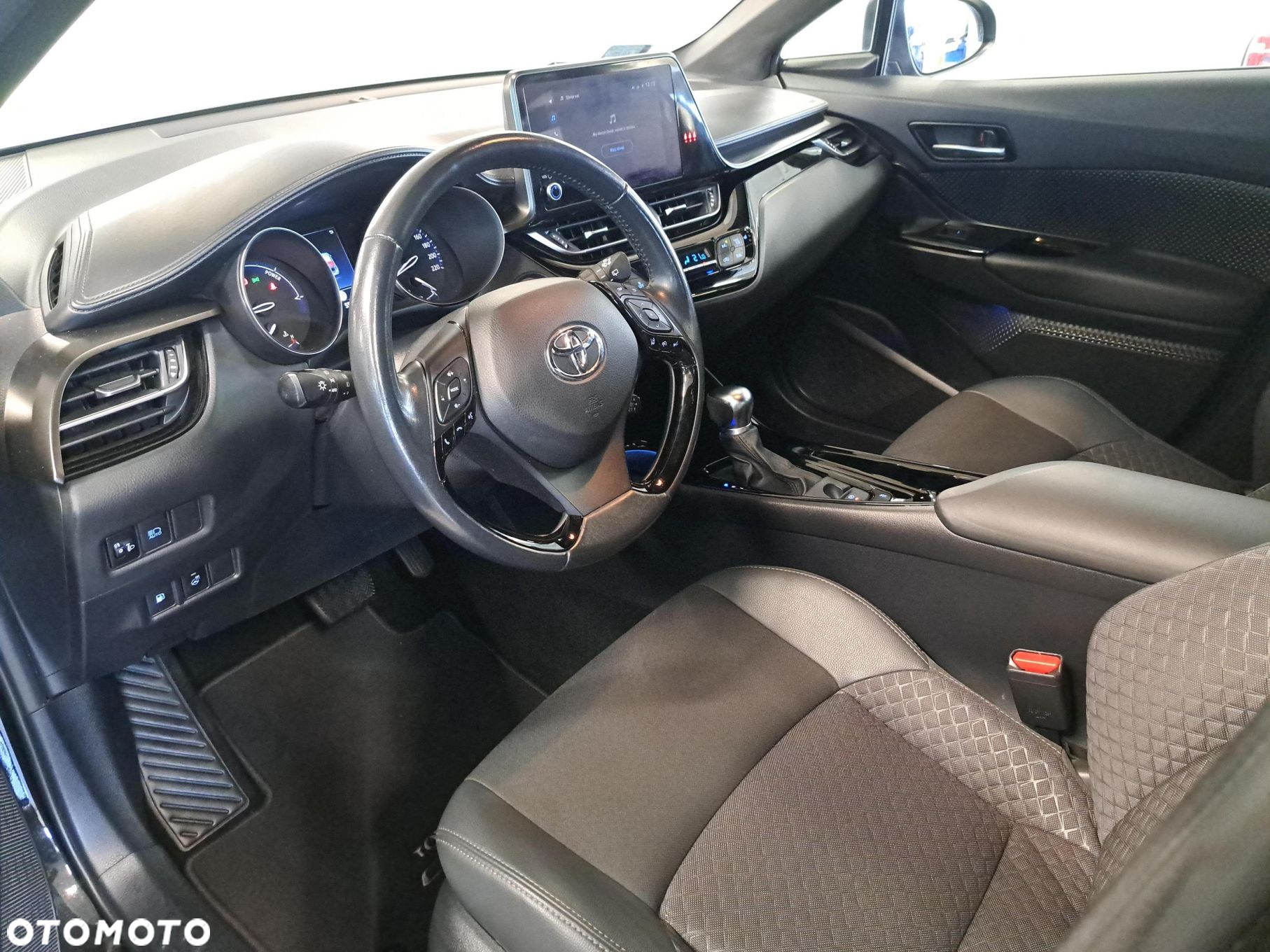 Toyota C-HR - 14