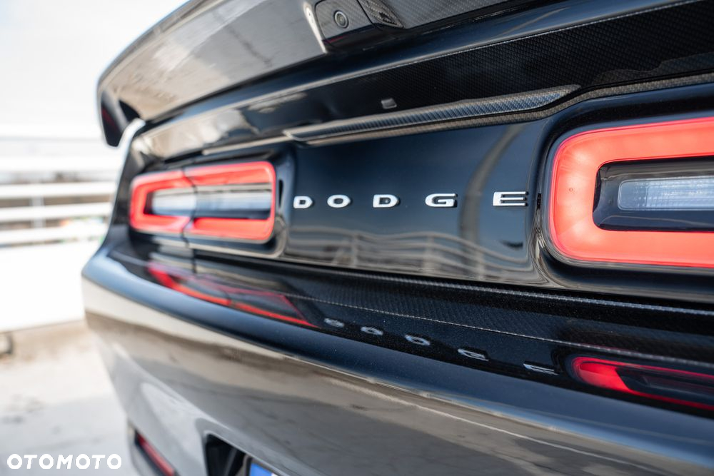 Dodge Challenger 6.4 Scat Pack - 8