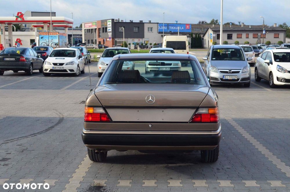 Mercedes-Benz W124 (1984-1993) - 23