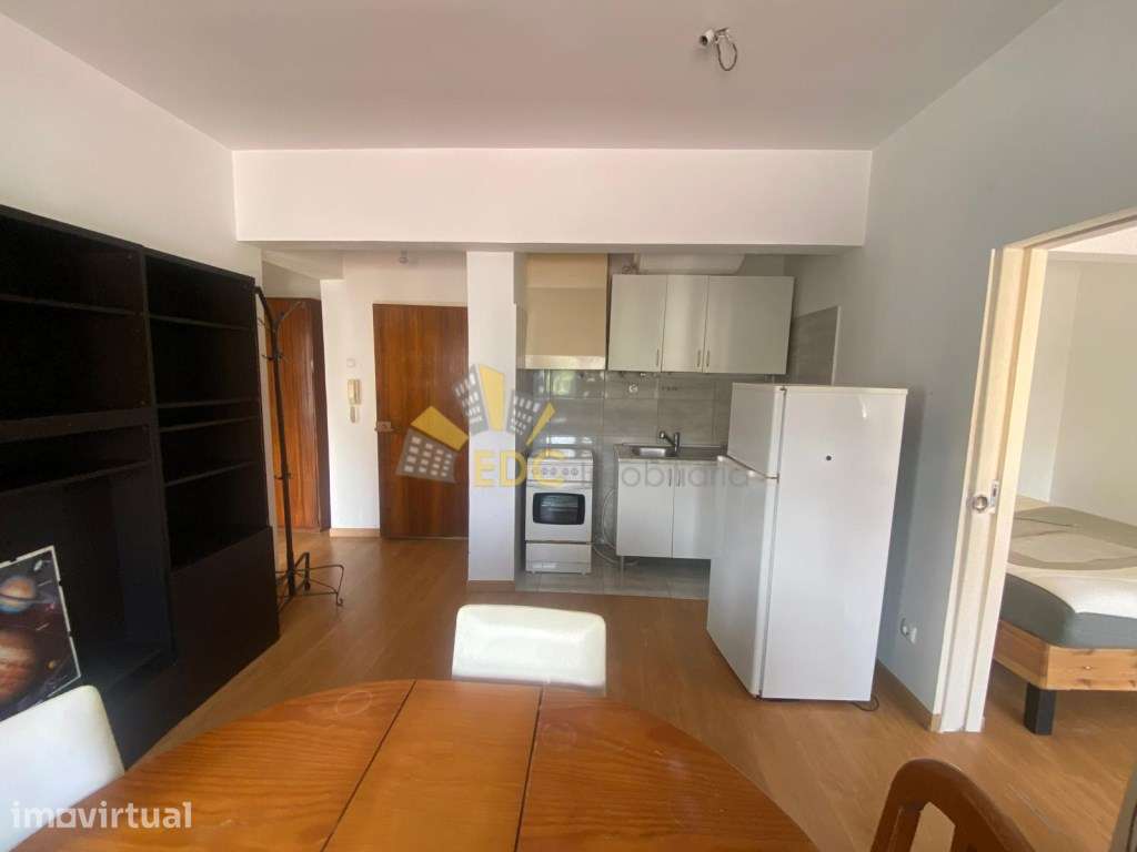 Apartamento T1+1 com Varanda Fechada na Reboleira | Excelente Oport... - Grande imagem: 4/16