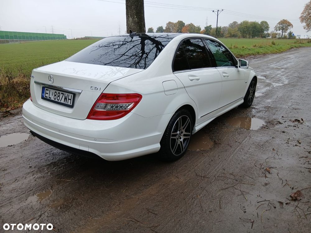 Mercedes-Benz C-Class 2010 photo 3
