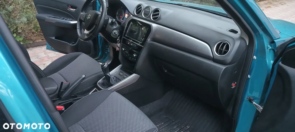 Suzuki Vitara 1.0 Boosterjet Premium 2WD - 10