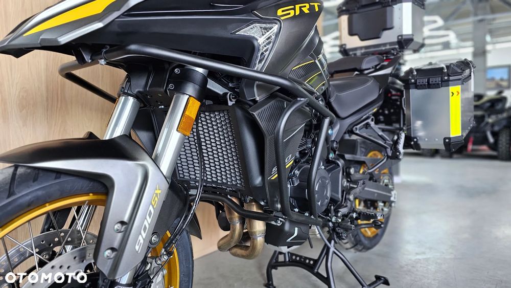 QJMOTOR SRT900SX - 22