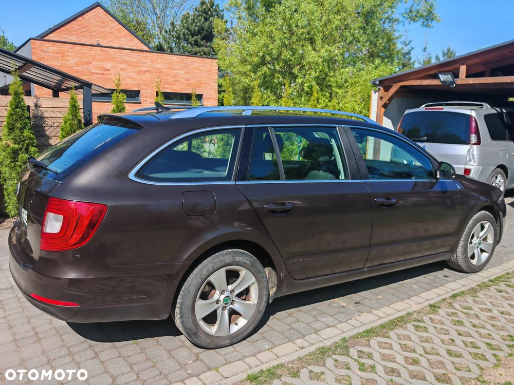 Skoda Superb 2.0 TDI PD Comfort - 4