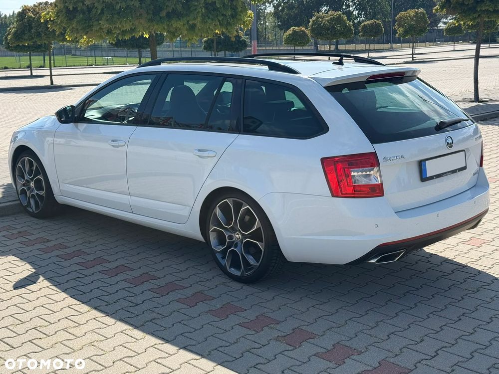 Skoda Octavia 2.0 TDI RS Challenge DSG - 3