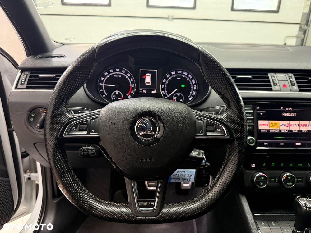 Skoda Octavia 2.0 TDI DSG RS - 23