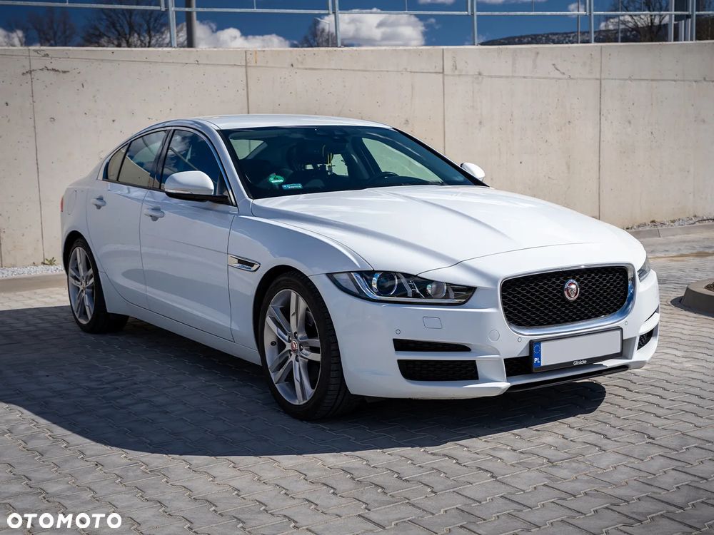 Jaguar XE 20d Pure - 4