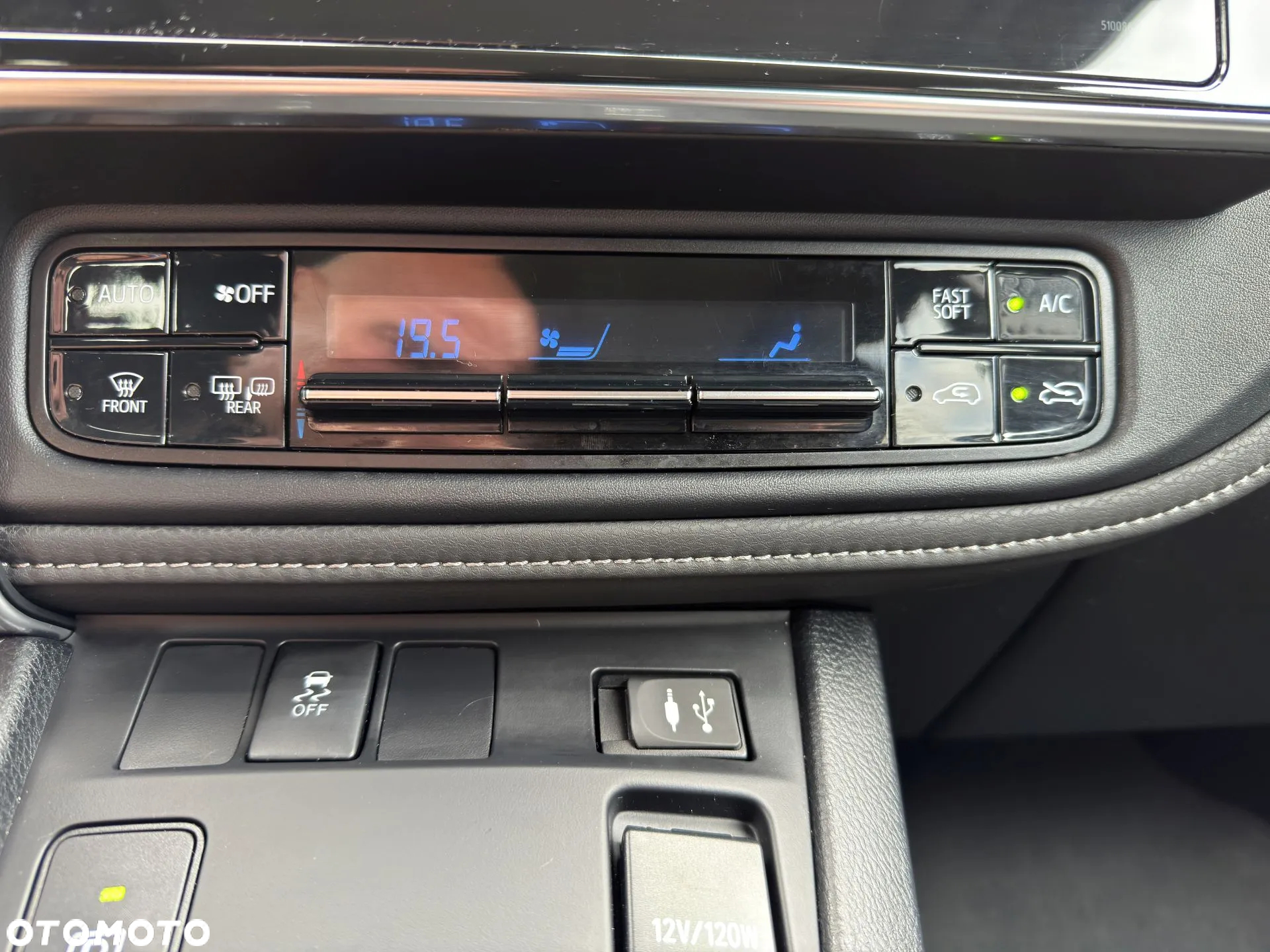 Toyota Auris Hybrid 135 Premium - 23