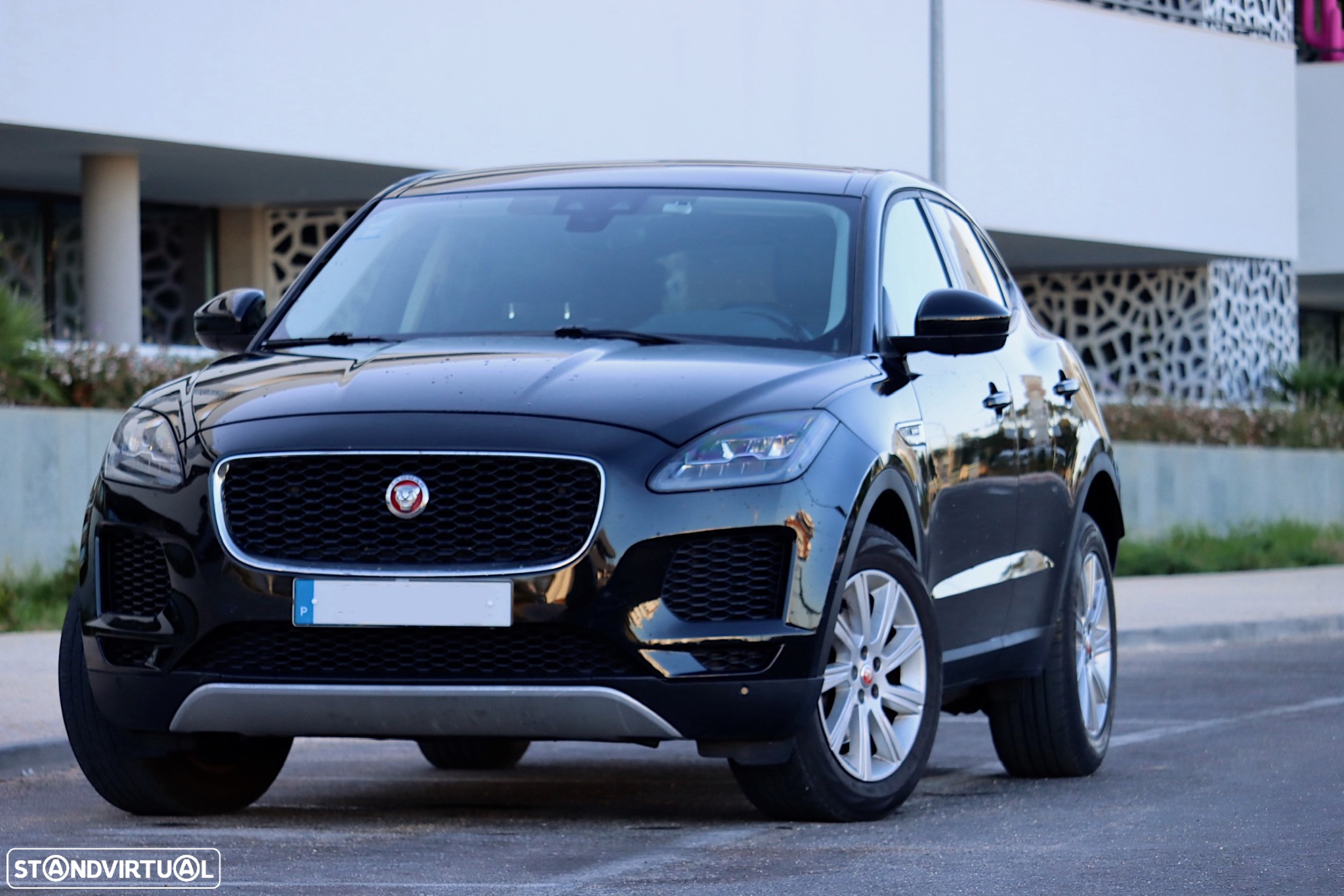 Jaguar E-Pace 2.0 i4D - 3