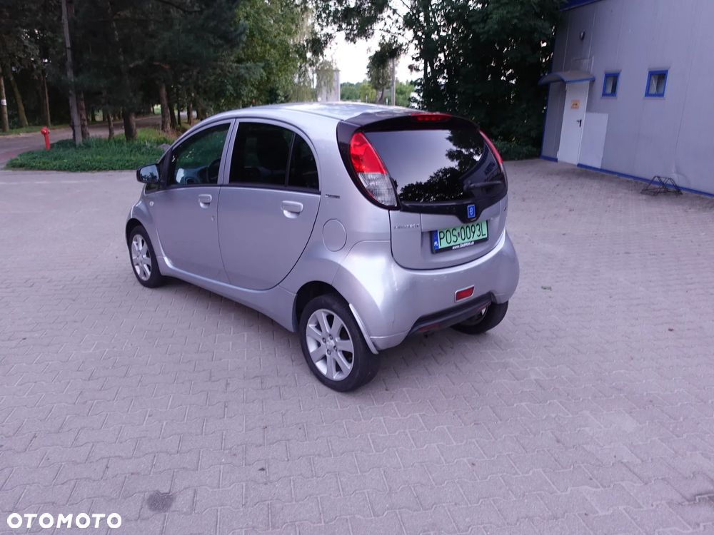 Peugeot iOn - 4