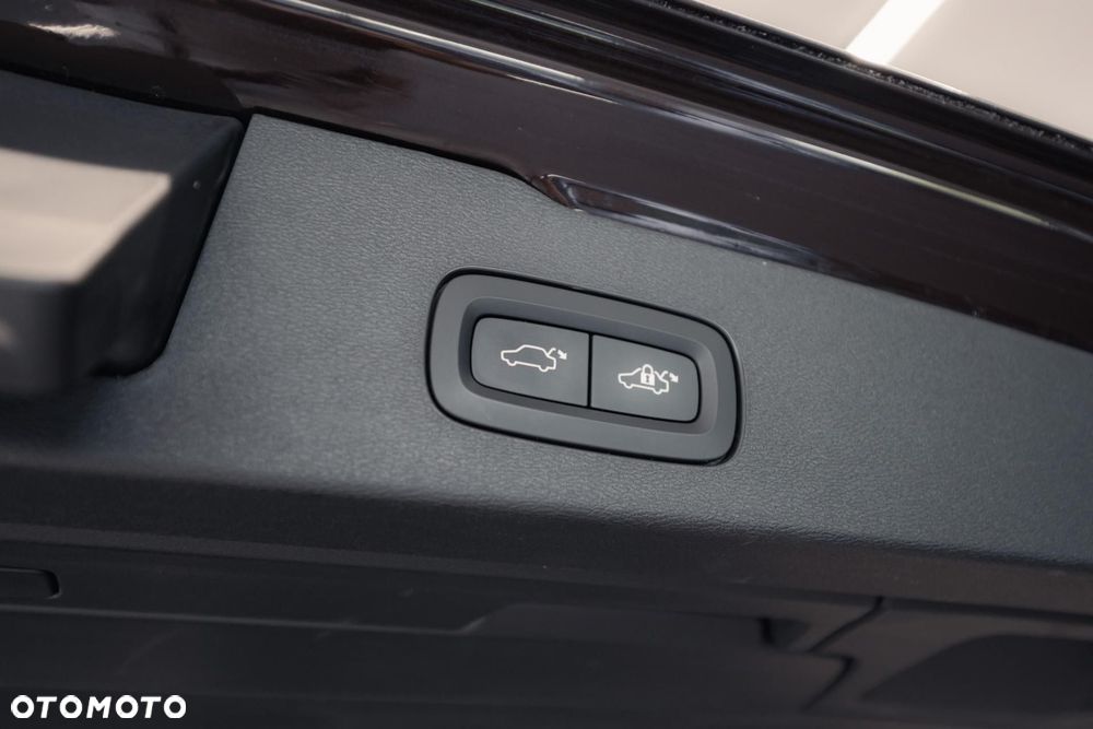 Volvo V60 B4 D Momentum Pro - 36