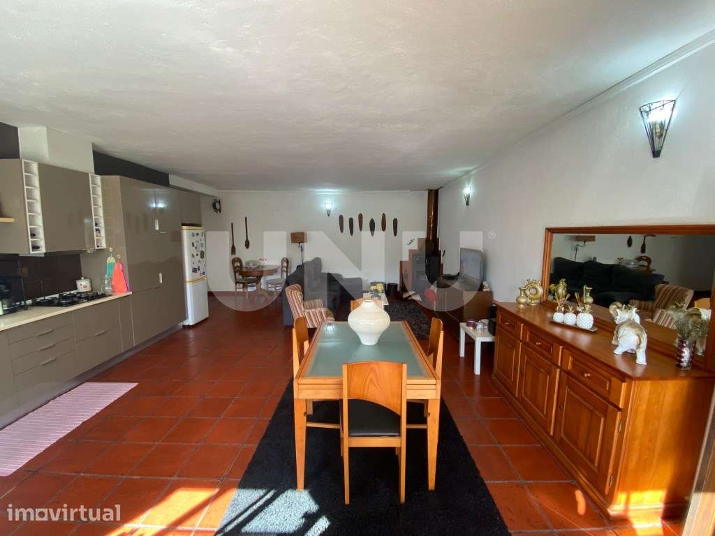 Terreno com duas moradias - Fernão Ferro | 380m² - Grande imagem: 2/35