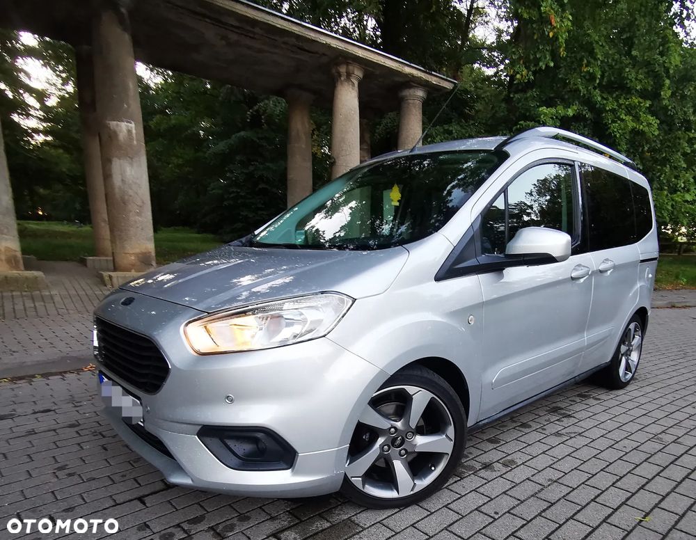 Ford Tourneo Courier 1.5 TDCi S&S Titanium - 18