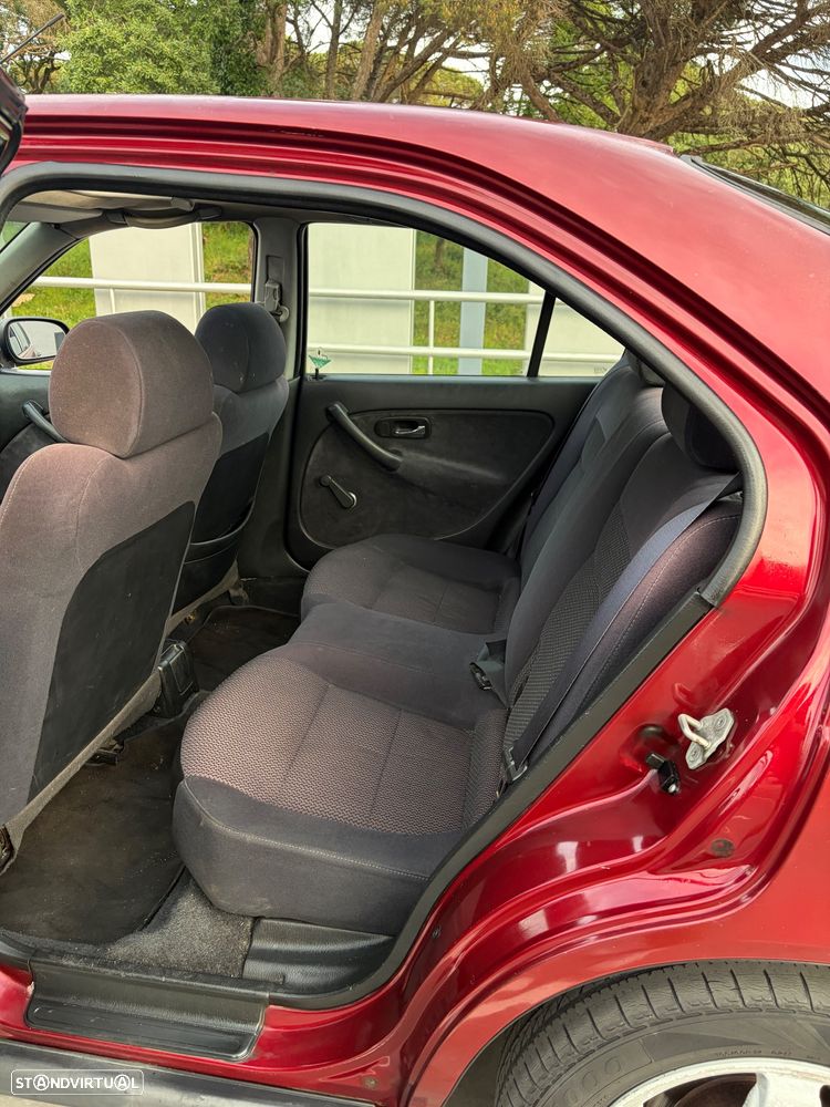 Honda Civic 1.4i - 5