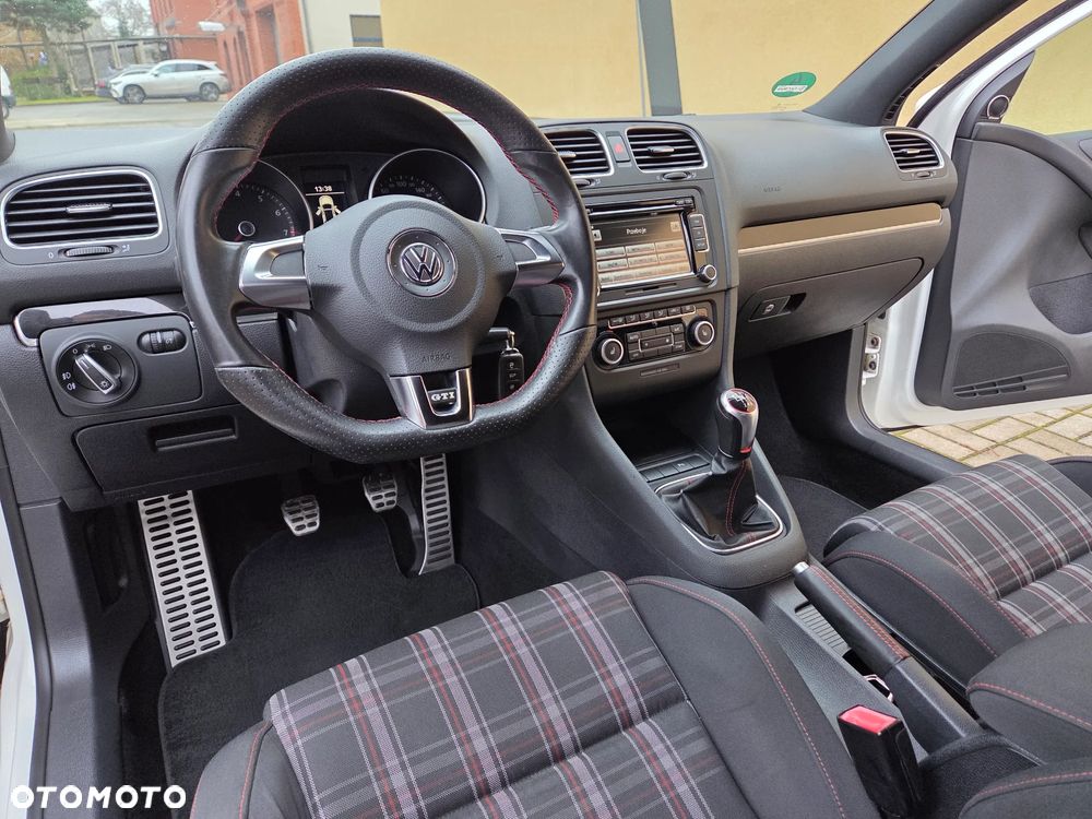 Volkswagen Golf 2.0 GTI - 34